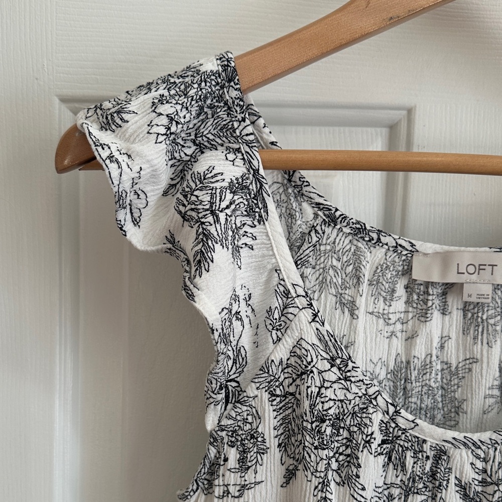 LOFT Black and White Floral Tank Top - Picture 3 of 5